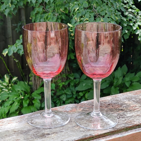2 Pink 🩷 | 8 oz | Wine 🍷 Glasses - Picture 8 of 10